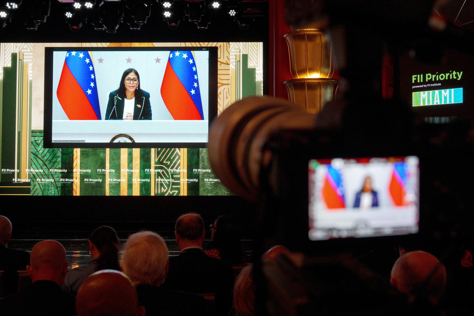 Delcy Rodríguez afirma que sus enviados diplomáticos viajan ahora a EEUU