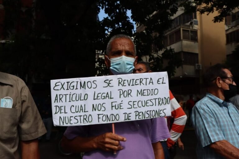 fondo-de-pensiones-pdvsa-trabajadores-jubilados-mairet-chourio-2-1024x682
