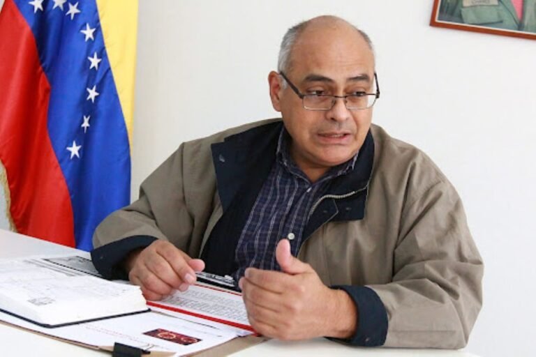 Carlos-Alvarado-2