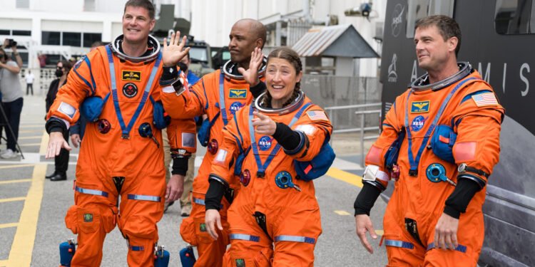 Los astronautas de Artemis II comienzan su segunda jornada con ejercicios físicos para minimizar la pérdida muscular