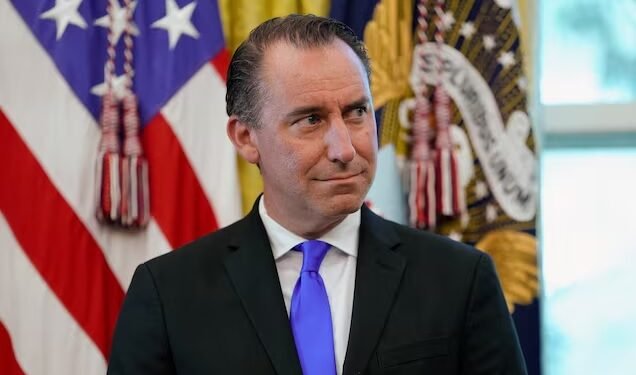 funcionario-eeuu-636x375