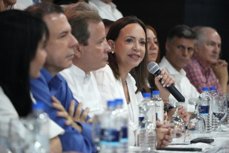 María Corina Machado: "Seré candidata" en unas "elecciones limpias y libres" en Venezuela