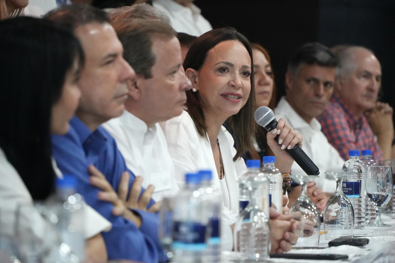 María Corina Machado: "Seré candidata" en unas "elecciones limpias y libres" en Venezuela