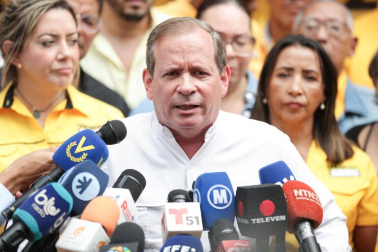Rueda de prensa del dirigente opositor Juan Pablo Guanipa en Venezuela