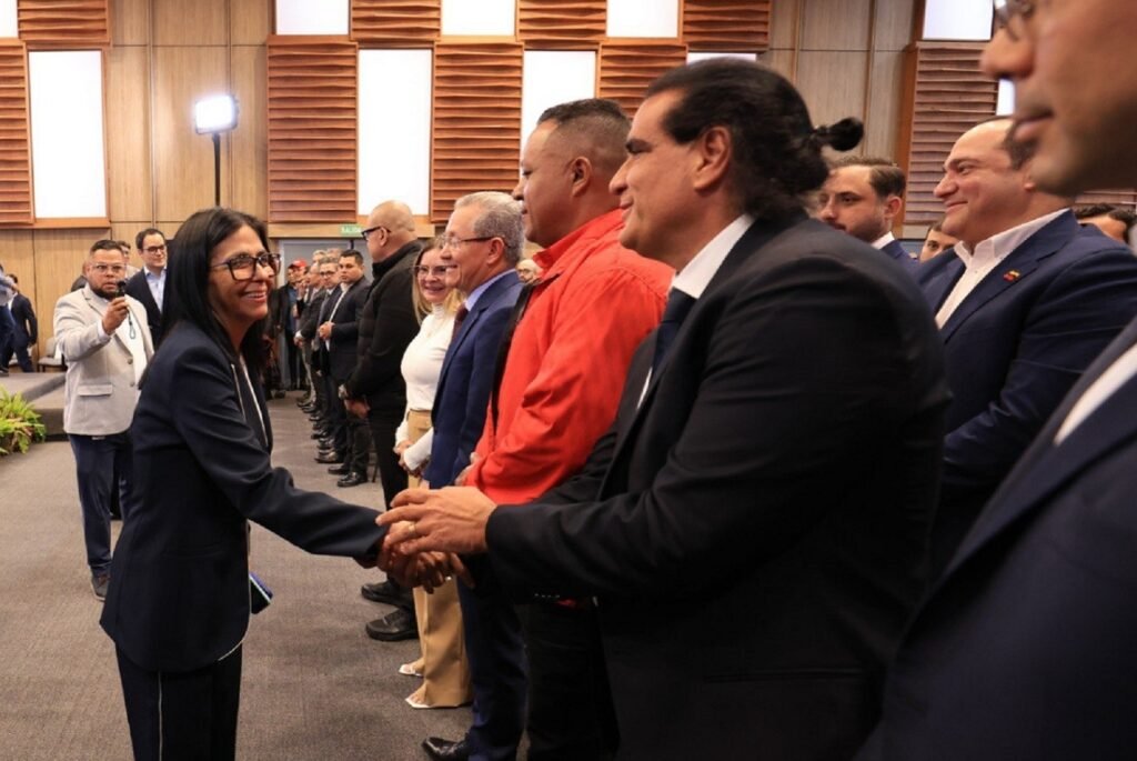 Delcy-Rodriguez-Alex-Saab-credit-Presidency-Venezuela-1024x685