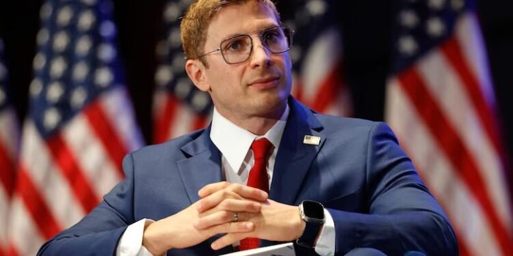 El-subsecretario-de-Estado-de-Estados-Unidos-Jacob-S.-Helberg-750x375