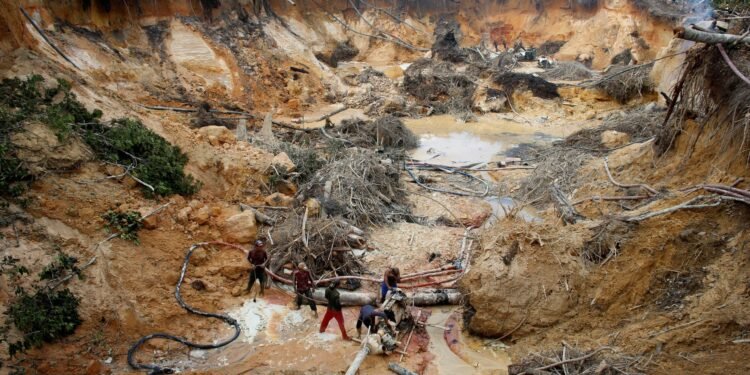 MINERIA_ILEGAL_BOLIVAR_ARCO_MINERO_VENEZUELA_PRIMERINFORME-scaled-e1594828876251-750x375