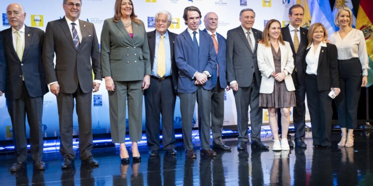 b4d9024c3efde3b81c9bebf587d95ea03cc5cc0fw-750x375