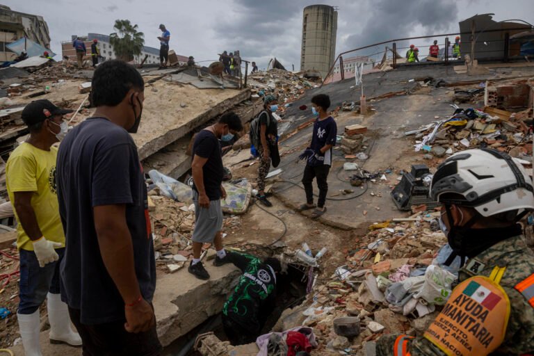 Sube a 2.645 la cifra de fallecidos por el doble terremoto en Venezuel