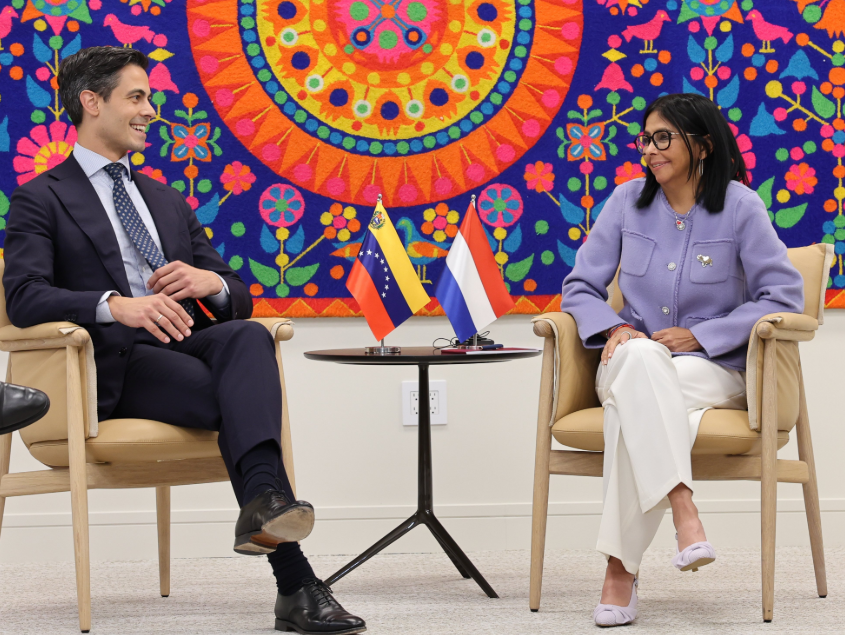Delcy-Rodriguez-se-reunio-con-primer-ministro-de-Paises-Bajos