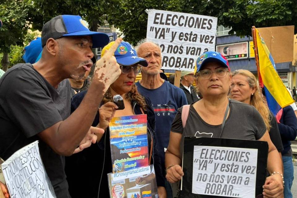Jose-Patines-Protesta-embajada-EEUU