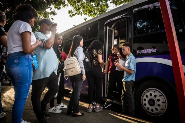 Transporte-publico-Valencia-Carabobo-bus-3-of-21-780x520