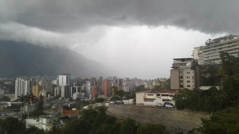 onda-tropical-en-la-costas-venezolana-tiene-90-de-probabilidad-de-convertirse-en-ciclon-104500