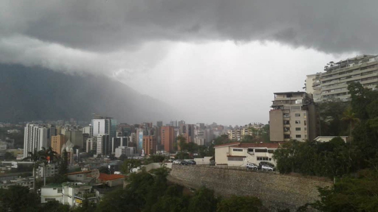 onda-tropical-en-la-costas-venezolana-tiene-90-de-probabilidad-de-convertirse-en-ciclon-104500