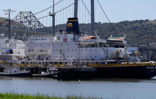 08dc-boat-deport-01-ckzh-superJumbo-750x375